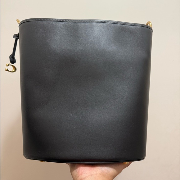 Coach Dakota Bucket bag GUC - Picture 2 of 7